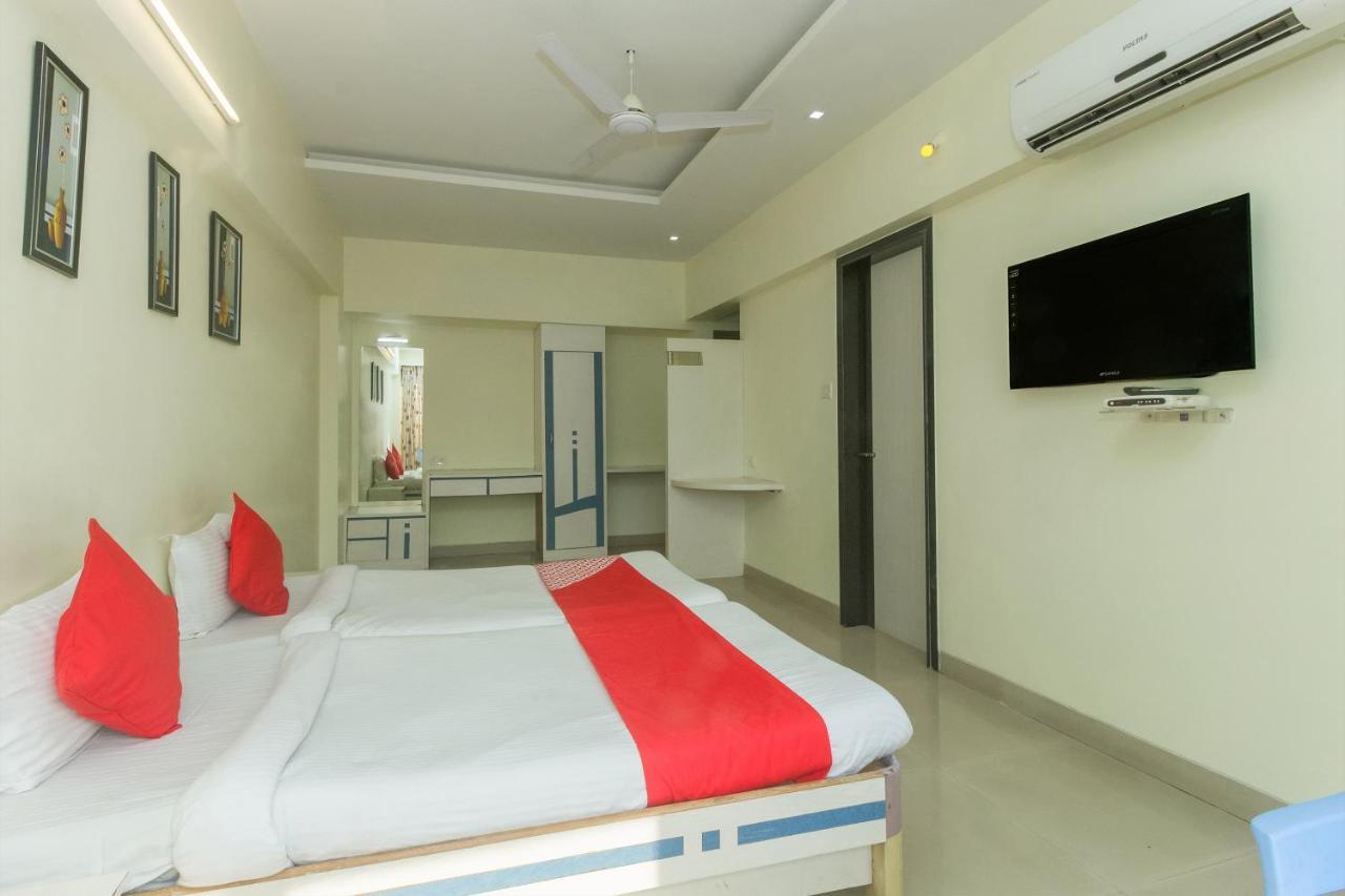 Flagship 4387 Hotel Theem Plaaza Nashik Exterior photo