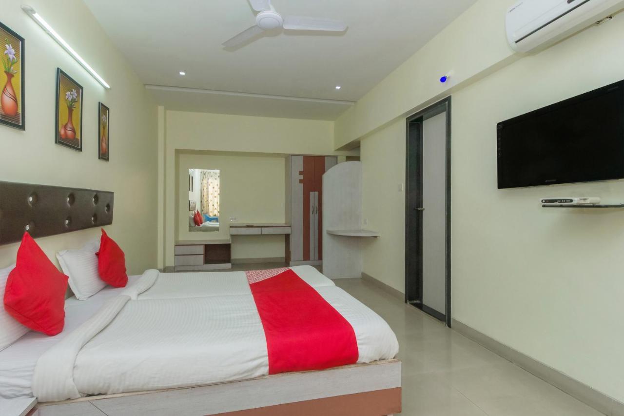 Flagship 4387 Hotel Theem Plaaza Nashik Exterior photo